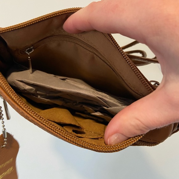 BRAND NEW Brown Leather Crossbody or Shoulder Purse/Bag - Picture 5 of 5